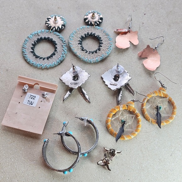 Western Earring Lot 7 Pairs Turquoise Steer Head Dreamcatcher Horse Hoops - Picture 7 of 7
